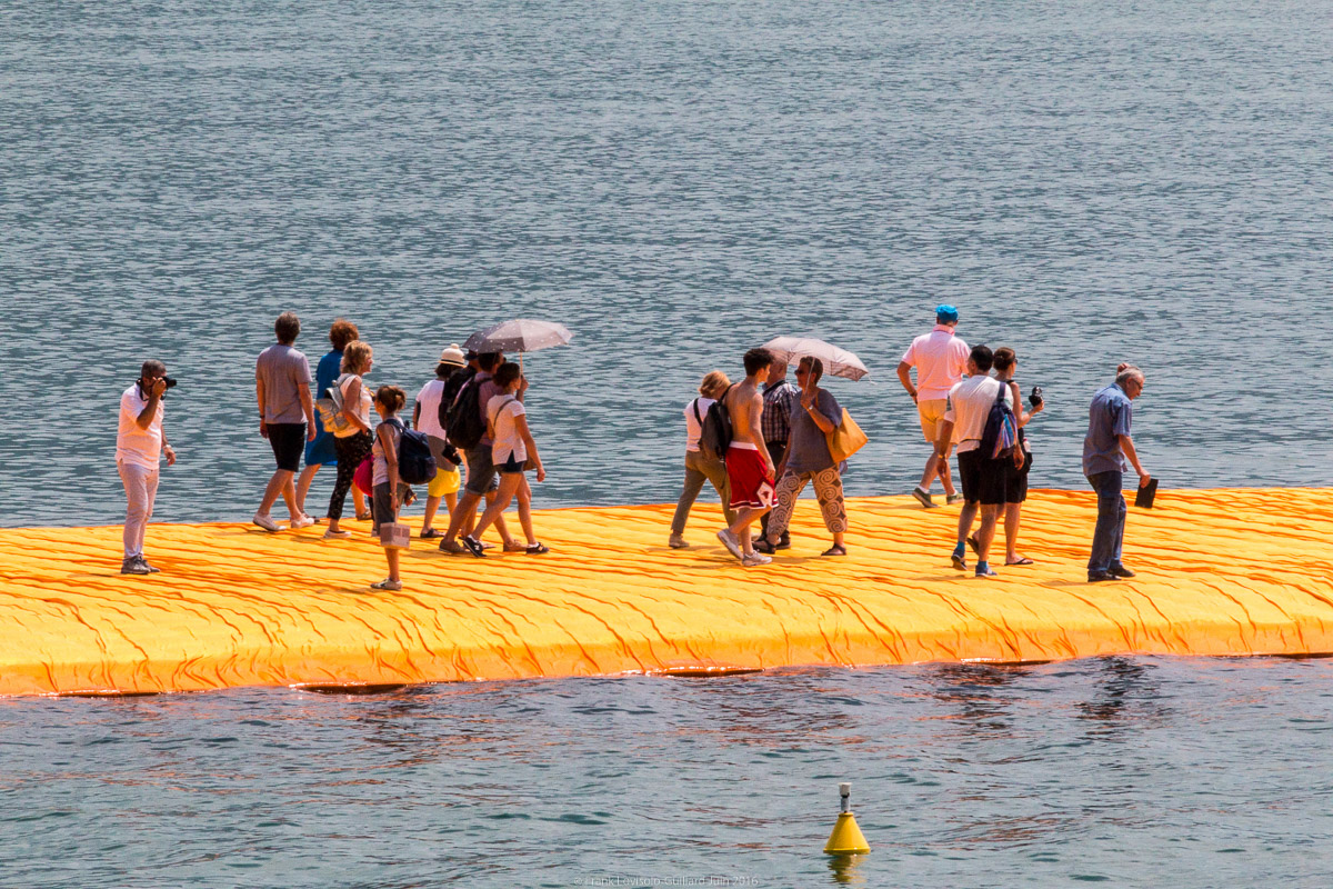 christo the floating piers 049