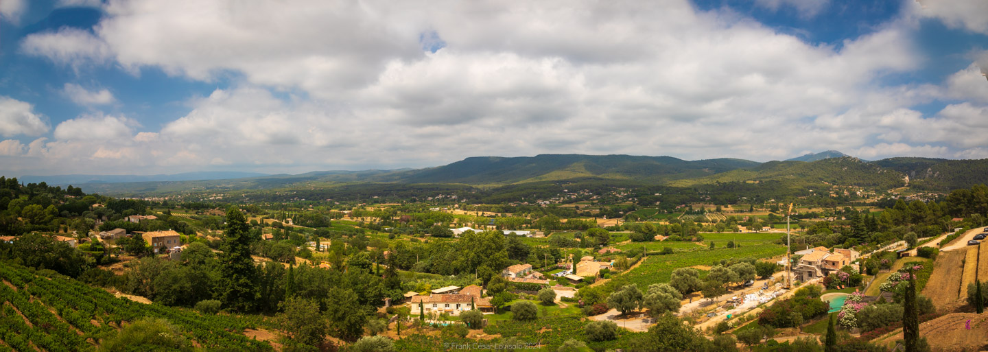 accumulation,périgrination,Photographies - Photographies - Frank César LOVISOLO - L’accumulation est une technique artistique popularisée par Arman, artiste français qui l’a beaucoup travaillée et théorisée. Tel qu’Arman la définit et la produit, l’accumulation est un rassemblement d’objets identiques dans une très grande quantité, généralement fondue dans du plexiglas.