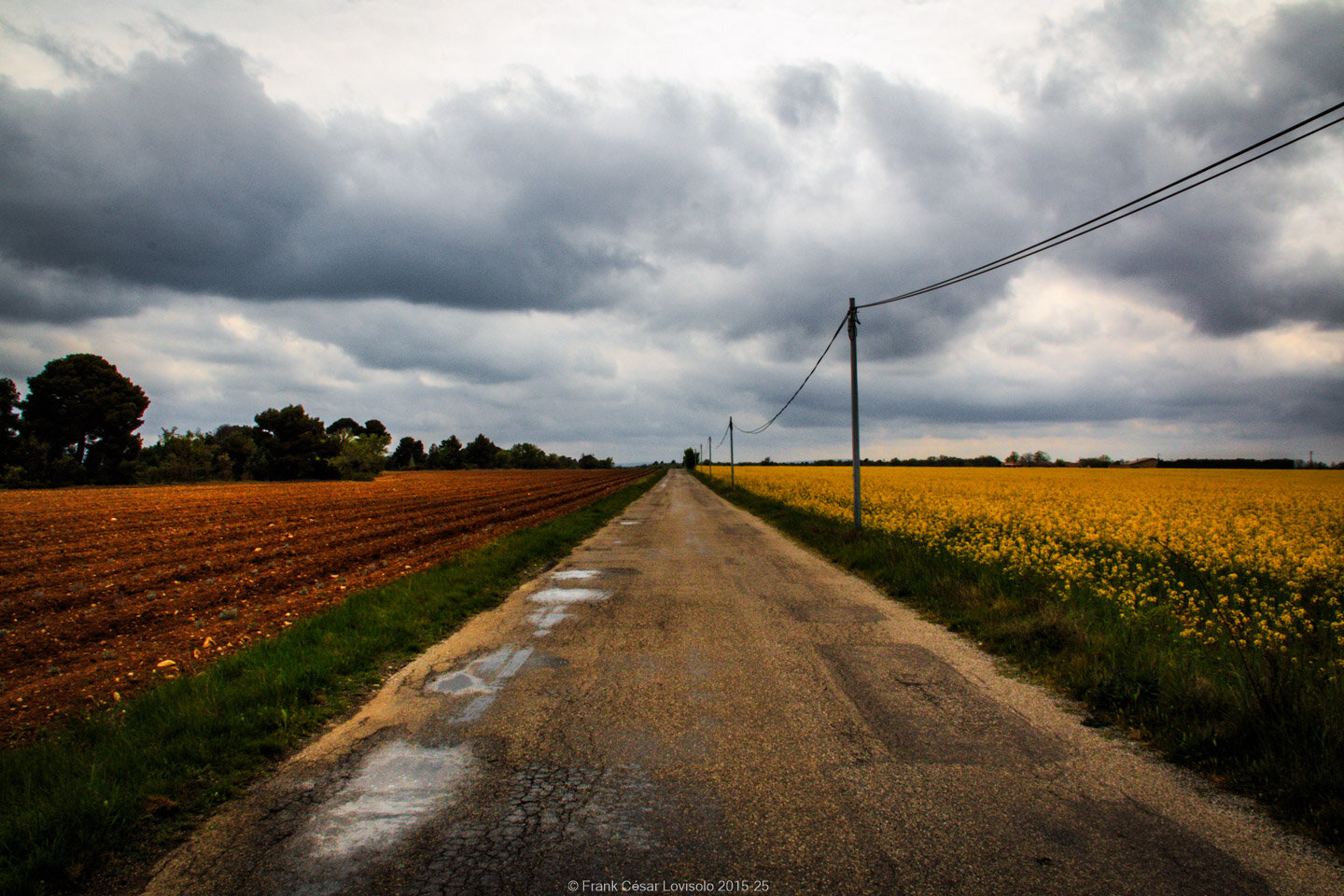 accumulation,périgrination,Photographies - Photographies - Frank César LOVISOLO - L’accumulation est une technique artistique popularisée par Arman, artiste français qui l’a beaucoup travaillée et théorisée. Tel qu’Arman la définit et la produit, l’accumulation est un rassemblement d’objets identiques dans une très grande quantité, généralement fondue dans du plexiglas.