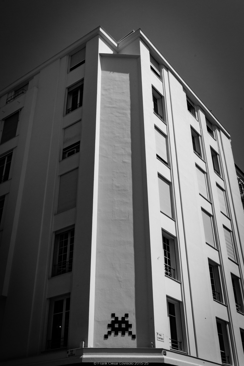 accumulation,périgrination,Photographies - Photographies - Frank César LOVISOLO - L’accumulation est une technique artistique popularisée par Arman, artiste français qui l’a beaucoup travaillée et théorisée. Tel qu’Arman la définit et la produit, l’accumulation est un rassemblement d’objets identiques dans une très grande quantité, généralement fondue dans du plexiglas.