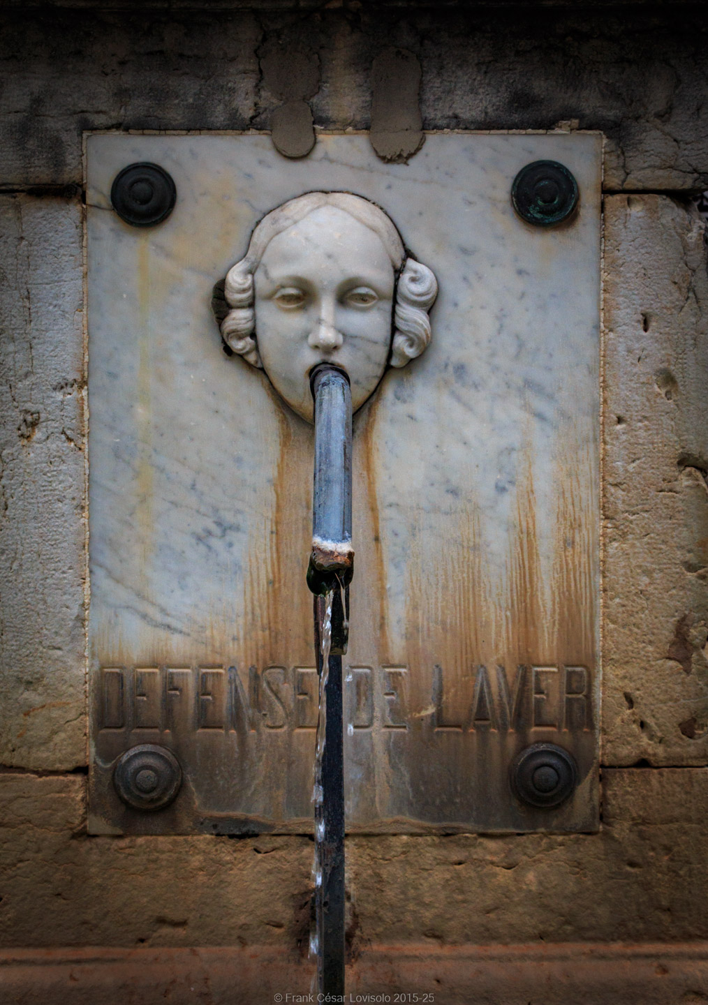 accumulation,périgrination,Photographies - Photographies - Frank César LOVISOLO - L’accumulation est une technique artistique popularisée par Arman, artiste français qui l’a beaucoup travaillée et théorisée. Tel qu’Arman la définit et la produit, l’accumulation est un rassemblement d’objets identiques dans une très grande quantité, généralement fondue dans du plexiglas.
