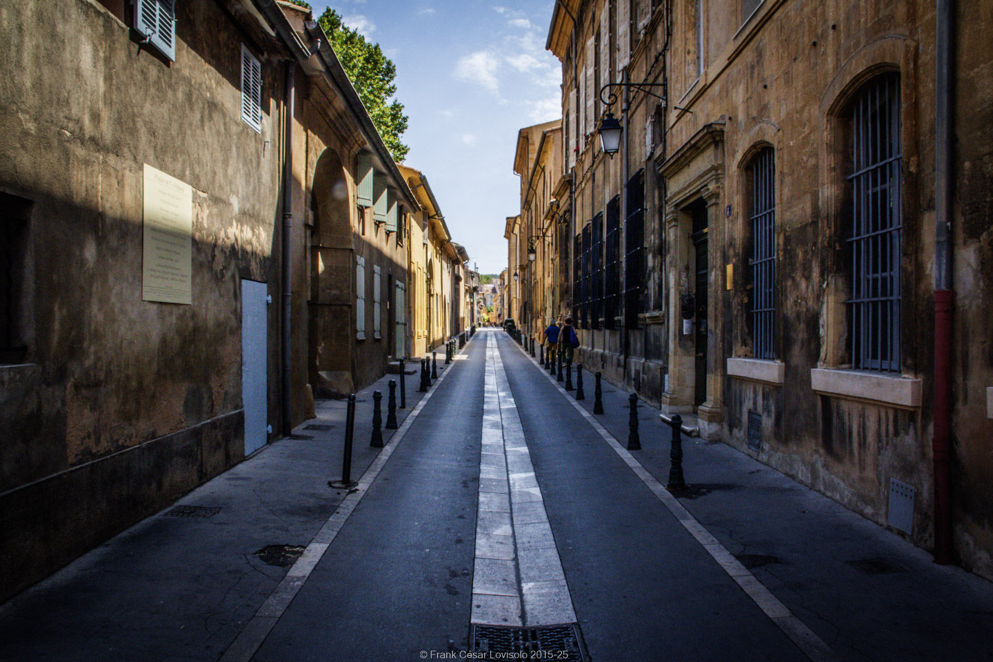 accumulation,périgrination,Photographies - Photographies - Frank César LOVISOLO - L’accumulation est une technique artistique popularisée par Arman, artiste français qui l’a beaucoup travaillée et théorisée. Tel qu’Arman la définit et la produit, l’accumulation est un rassemblement d’objets identiques dans une très grande quantité, généralement fondue dans du plexiglas.