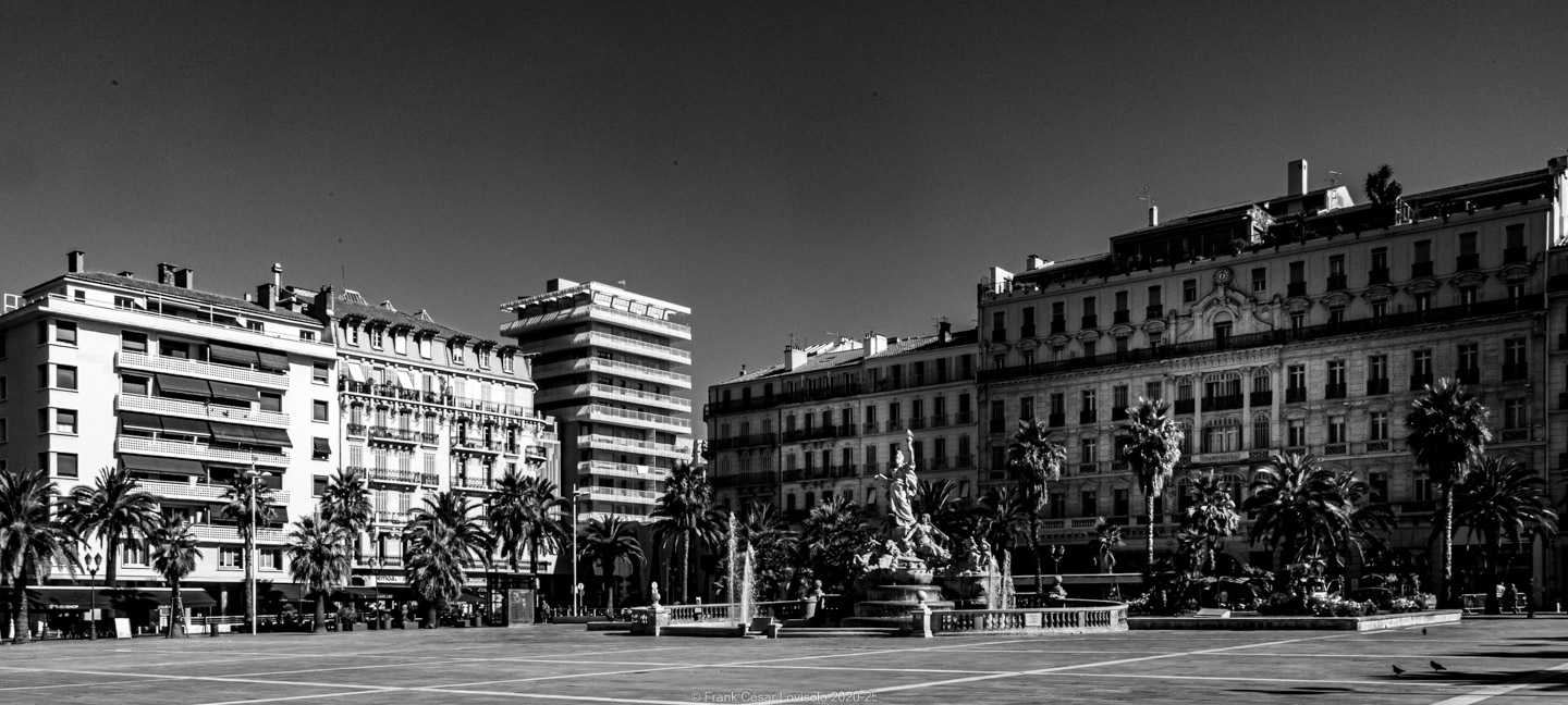 accumulation,périgrination,Photographies - Photographies - Frank César LOVISOLO - L’accumulation est une technique artistique popularisée par Arman, artiste français qui l’a beaucoup travaillée et théorisée. Tel qu’Arman la définit et la produit, l’accumulation est un rassemblement d’objets identiques dans une très grande quantité, généralement fondue dans du plexiglas.