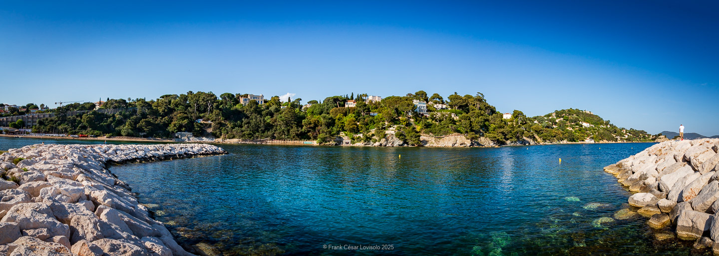 accumulation,périgrination,Photographies - Photographies - Frank César LOVISOLO - L’accumulation est une technique artistique popularisée par Arman, artiste français qui l’a beaucoup travaillée et théorisée. Tel qu’Arman la définit et la produit, l’accumulation est un rassemblement d’objets identiques dans une très grande quantité, généralement fondue dans du plexiglas.