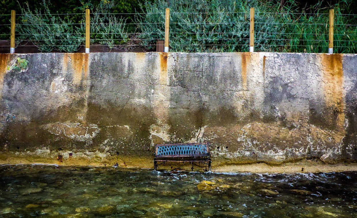 accumulation,périgrination,Photographies - Photographies - Frank César LOVISOLO - L’accumulation est une technique artistique popularisée par Arman, artiste français qui l’a beaucoup travaillée et théorisée. Tel qu’Arman la définit et la produit, l’accumulation est un rassemblement d’objets identiques dans une très grande quantité, généralement fondue dans du plexiglas.