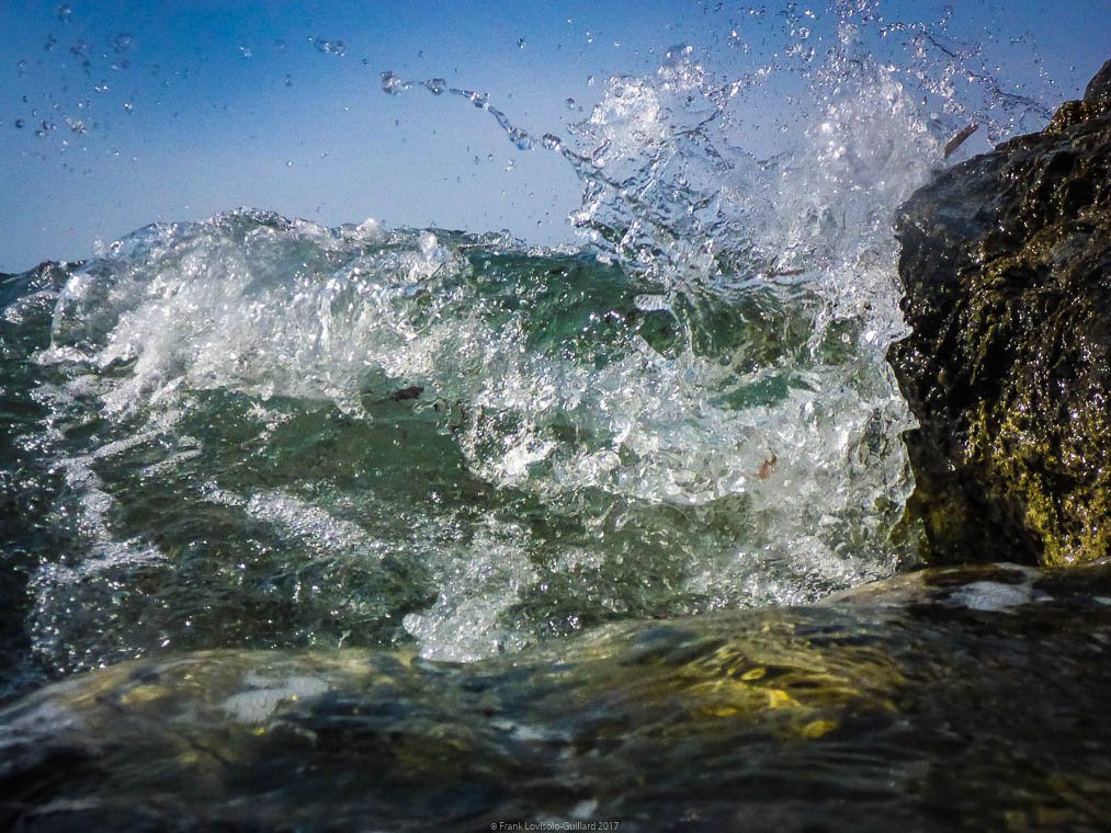 accumulation,périgrination,Photographies - Photographies - Frank César LOVISOLO - L’accumulation est une technique artistique popularisée par Arman, artiste français qui l’a beaucoup travaillée et théorisée. Tel qu’Arman la définit et la produit, l’accumulation est un rassemblement d’objets identiques dans une très grande quantité, généralement fondue dans du plexiglas.
