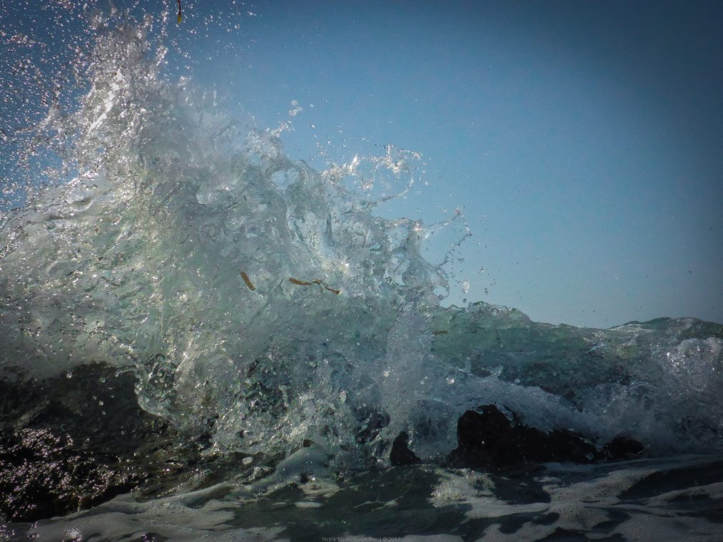 accumulation,périgrination,Photographies - Photographies - Frank César LOVISOLO - L’accumulation est une technique artistique popularisée par Arman, artiste français qui l’a beaucoup travaillée et théorisée. Tel qu’Arman la définit et la produit, l’accumulation est un rassemblement d’objets identiques dans une très grande quantité, généralement fondue dans du plexiglas.
