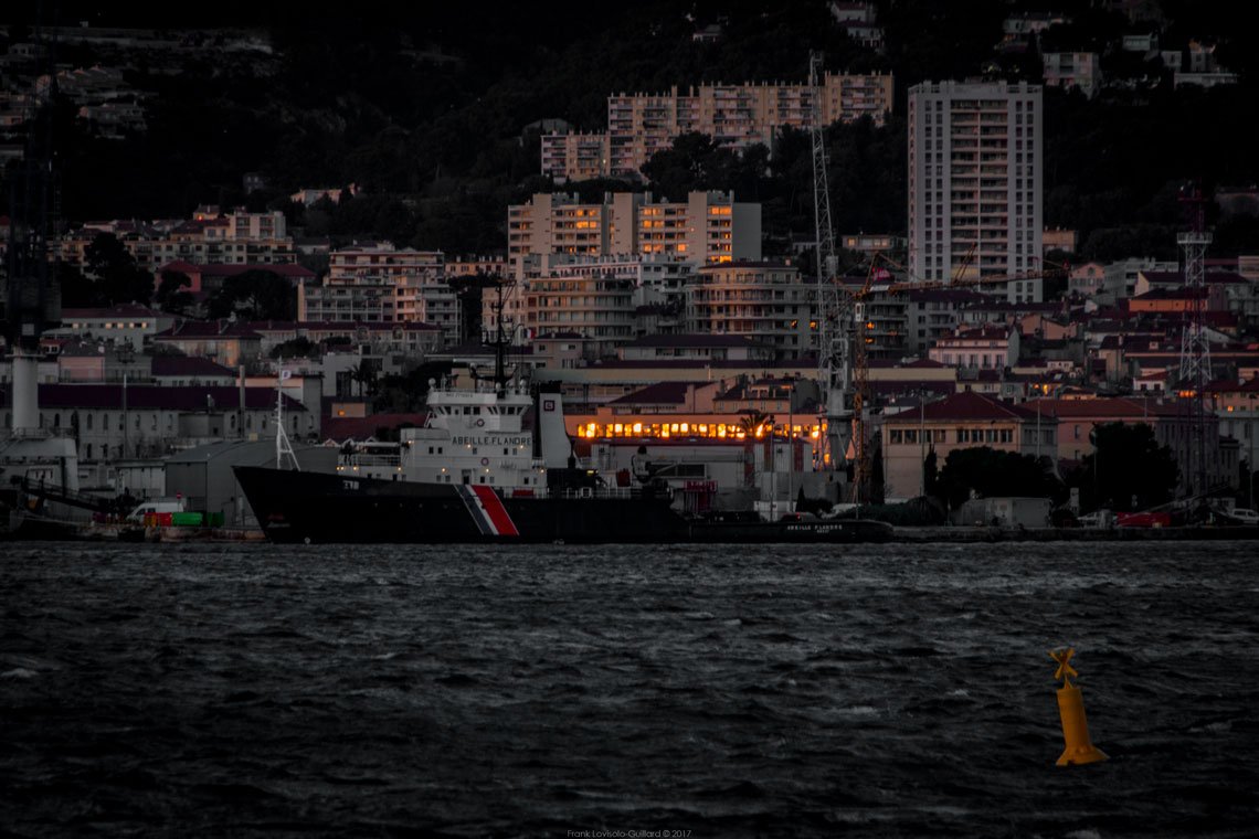 accumulation,périgrination,Photographies - Photographies - Frank César LOVISOLO - L’accumulation est une technique artistique popularisée par Arman, artiste français qui l’a beaucoup travaillée et théorisée. Tel qu’Arman la définit et la produit, l’accumulation est un rassemblement d’objets identiques dans une très grande quantité, généralement fondue dans du plexiglas.