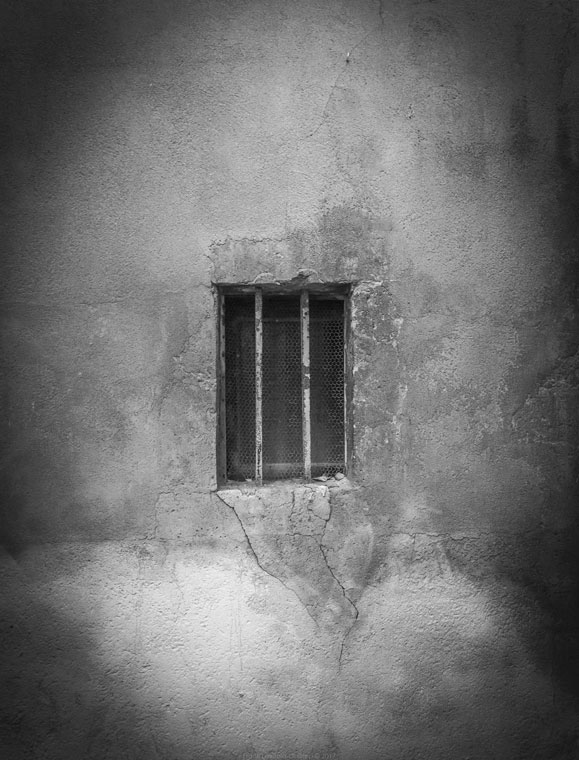 accumulation,périgrination,Photographies - Photographies - Frank César LOVISOLO - L’accumulation est une technique artistique popularisée par Arman, artiste français qui l’a beaucoup travaillée et théorisée. Tel qu’Arman la définit et la produit, l’accumulation est un rassemblement d’objets identiques dans une très grande quantité, généralement fondue dans du plexiglas.
