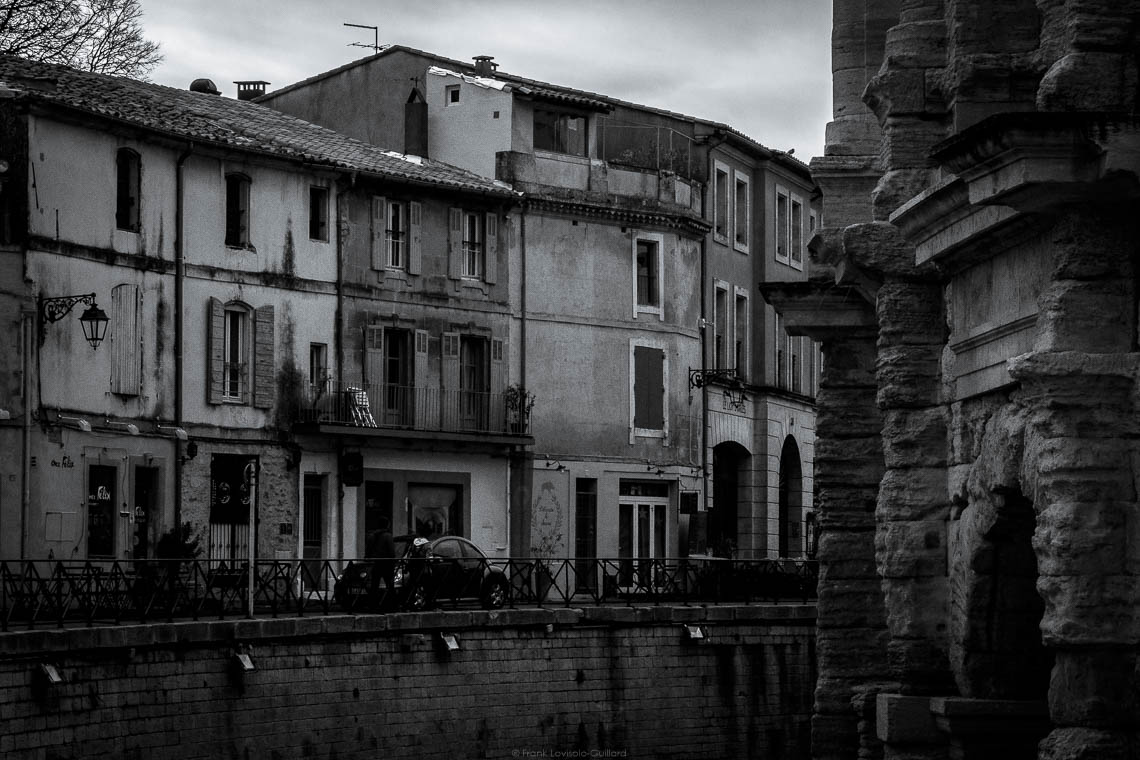 accumulation,périgrination,Photographies - Photographies - Frank César LOVISOLO - L’accumulation est une technique artistique popularisée par Arman, artiste français qui l’a beaucoup travaillée et théorisée. Tel qu’Arman la définit et la produit, l’accumulation est un rassemblement d’objets identiques dans une très grande quantité, généralement fondue dans du plexiglas.