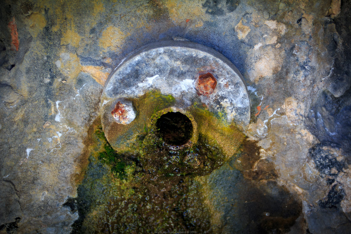 accumulation,périgrination,Photographies - Photographies - Frank César LOVISOLO - L’accumulation est une technique artistique popularisée par Arman, artiste français qui l’a beaucoup travaillée et théorisée. Tel qu’Arman la définit et la produit, l’accumulation est un rassemblement d’objets identiques dans une très grande quantité, généralement fondue dans du plexiglas.