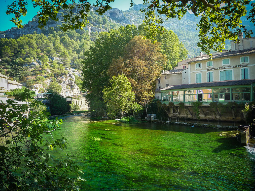 accumulation,périgrination,Photographies - Photographies - Frank César LOVISOLO - L’accumulation est une technique artistique popularisée par Arman, artiste français qui l’a beaucoup travaillée et théorisée. Tel qu’Arman la définit et la produit, l’accumulation est un rassemblement d’objets identiques dans une très grande quantité, généralement fondue dans du plexiglas.
