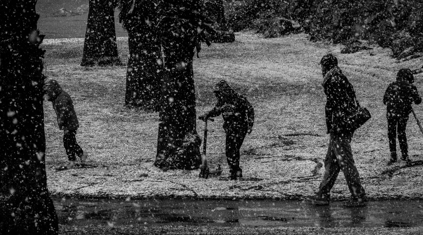 accumulation,périgrination,Photographies - Photographies - Frank César LOVISOLO - L’accumulation est une technique artistique popularisée par Arman, artiste français qui l’a beaucoup travaillée et théorisée. Tel qu’Arman la définit et la produit, l’accumulation est un rassemblement d’objets identiques dans une très grande quantité, généralement fondue dans du plexiglas.