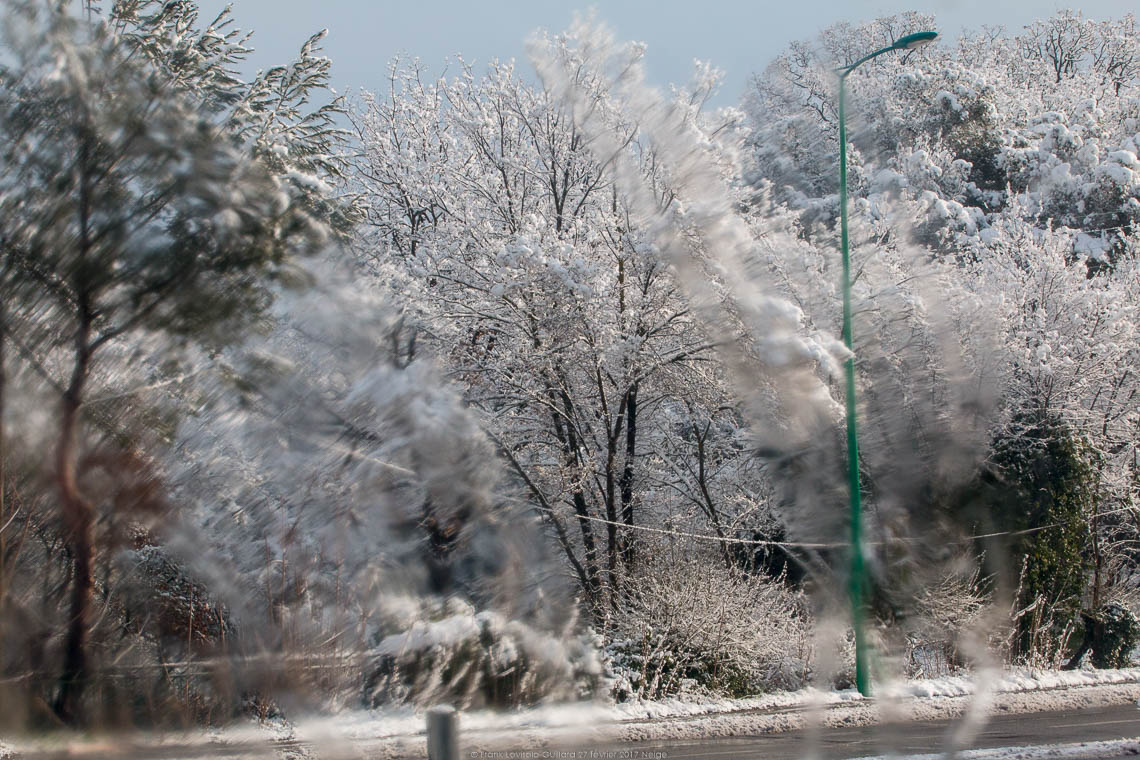 accumulation,périgrination,Photographies - Photographies - Frank César LOVISOLO - L’accumulation est une technique artistique popularisée par Arman, artiste français qui l’a beaucoup travaillée et théorisée. Tel qu’Arman la définit et la produit, l’accumulation est un rassemblement d’objets identiques dans une très grande quantité, généralement fondue dans du plexiglas.
