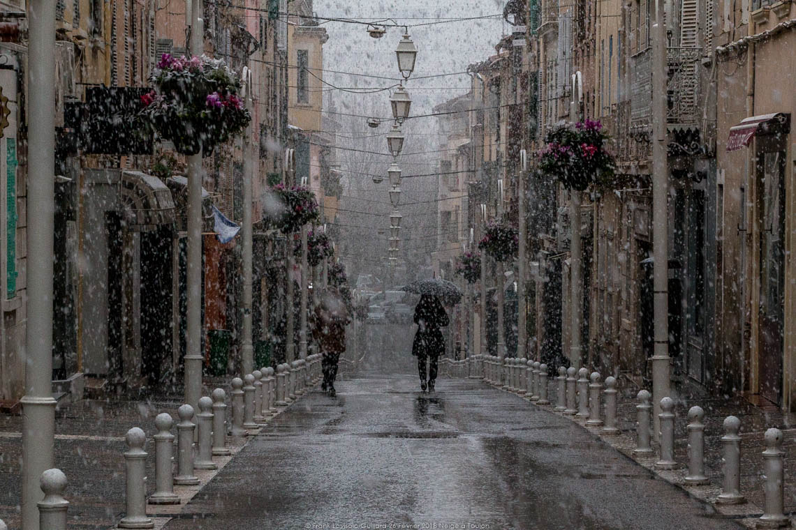 accumulation,périgrination,Photographies - Photographies - Frank César LOVISOLO - L’accumulation est une technique artistique popularisée par Arman, artiste français qui l’a beaucoup travaillée et théorisée. Tel qu’Arman la définit et la produit, l’accumulation est un rassemblement d’objets identiques dans une très grande quantité, généralement fondue dans du plexiglas.