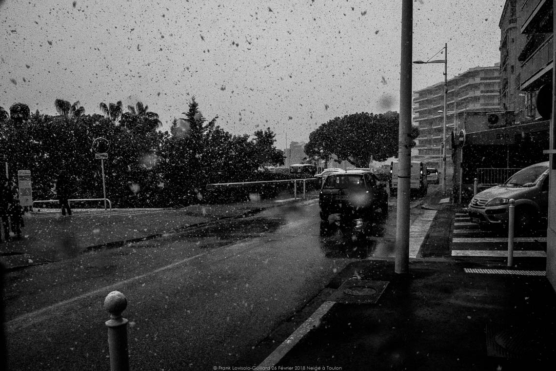 accumulation,périgrination,Photographies - Photographies - Frank César LOVISOLO - L’accumulation est une technique artistique popularisée par Arman, artiste français qui l’a beaucoup travaillée et théorisée. Tel qu’Arman la définit et la produit, l’accumulation est un rassemblement d’objets identiques dans une très grande quantité, généralement fondue dans du plexiglas.