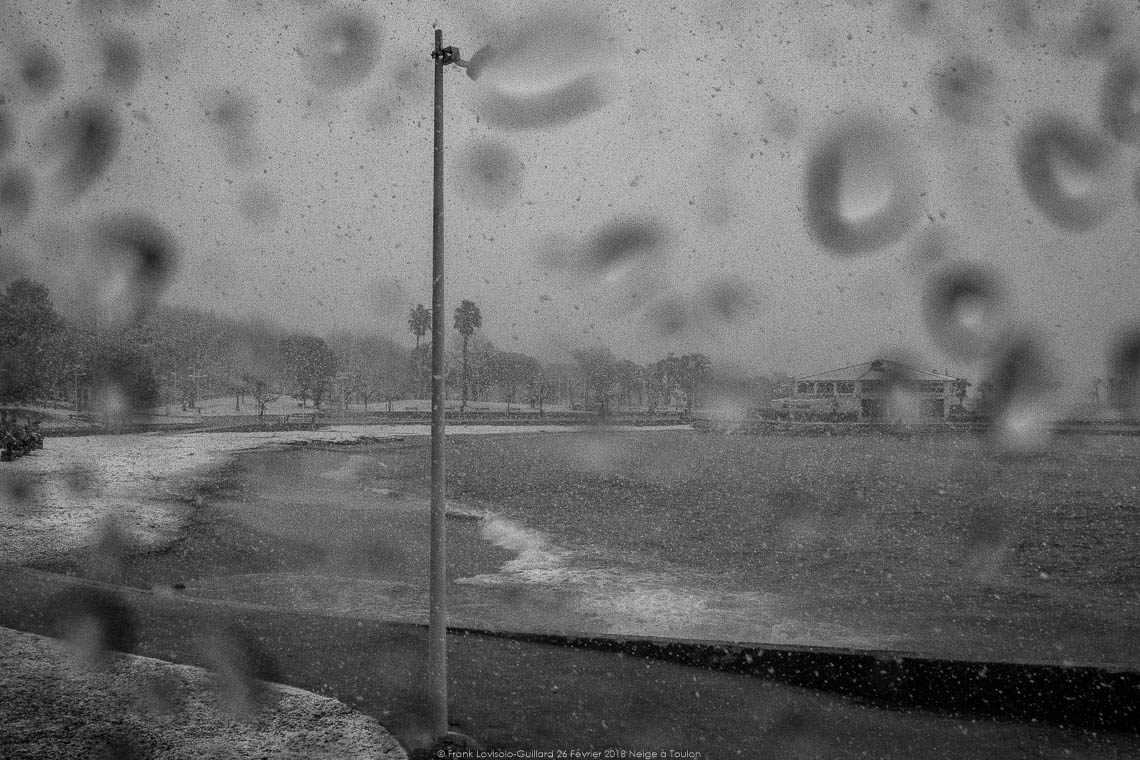 accumulation,périgrination,Photographies - Photographies - Frank César LOVISOLO - L’accumulation est une technique artistique popularisée par Arman, artiste français qui l’a beaucoup travaillée et théorisée. Tel qu’Arman la définit et la produit, l’accumulation est un rassemblement d’objets identiques dans une très grande quantité, généralement fondue dans du plexiglas.