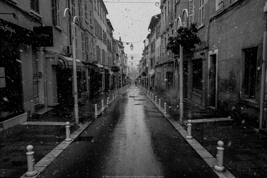 accumulation,périgrination,Photographies - Photographies - Frank César LOVISOLO - L’accumulation est une technique artistique popularisée par Arman, artiste français qui l’a beaucoup travaillée et théorisée. Tel qu’Arman la définit et la produit, l’accumulation est un rassemblement d’objets identiques dans une très grande quantité, généralement fondue dans du plexiglas.