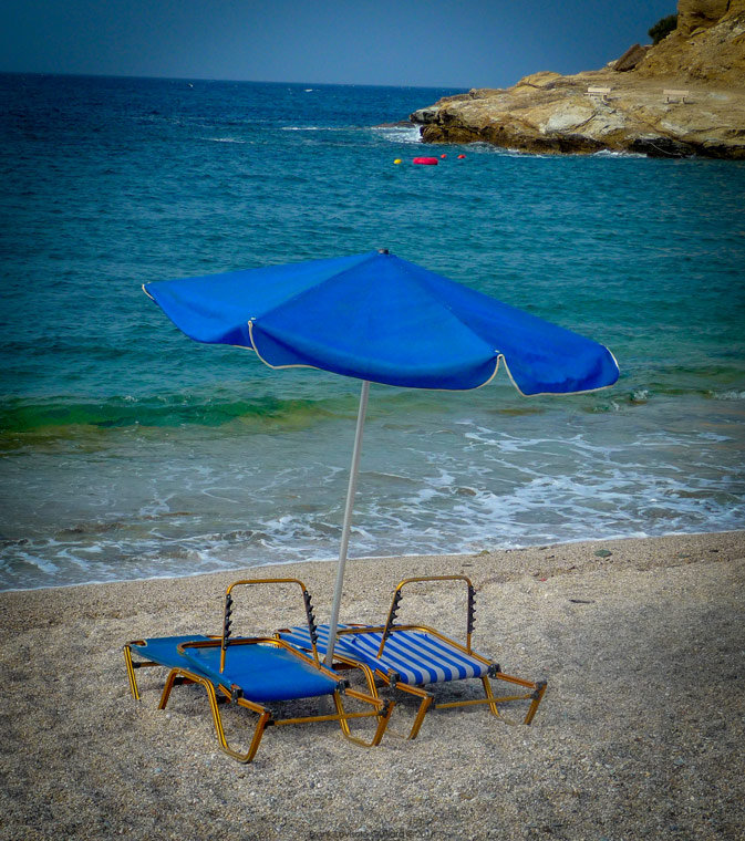 accumulation,périgrination,Photographies - Photographies - Frank César LOVISOLO - L’accumulation est une technique artistique popularisée par Arman, artiste français qui l’a beaucoup travaillée et théorisée. Tel qu’Arman la définit et la produit, l’accumulation est un rassemblement d’objets identiques dans une très grande quantité, généralement fondue dans du plexiglas.