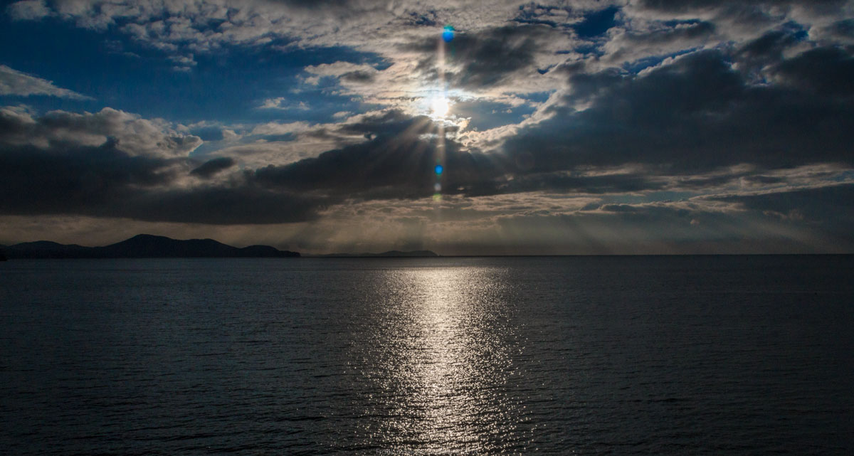 accumulation,périgrination,Photographies - Photographies - Frank César LOVISOLO - L’accumulation est une technique artistique popularisée par Arman, artiste français qui l’a beaucoup travaillée et théorisée. Tel qu’Arman la définit et la produit, l’accumulation est un rassemblement d’objets identiques dans une très grande quantité, généralement fondue dans du plexiglas.