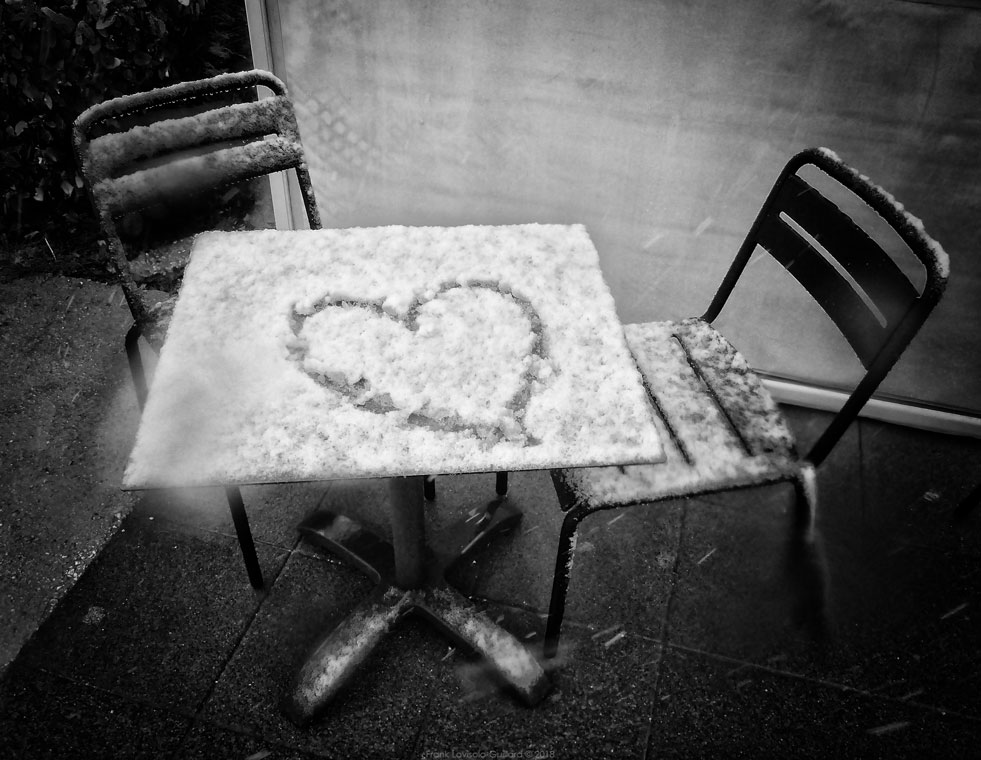 accumulation,périgrination,Photographies - Photographies - Frank César LOVISOLO - L’accumulation est une technique artistique popularisée par Arman, artiste français qui l’a beaucoup travaillée et théorisée. Tel qu’Arman la définit et la produit, l’accumulation est un rassemblement d’objets identiques dans une très grande quantité, généralement fondue dans du plexiglas.