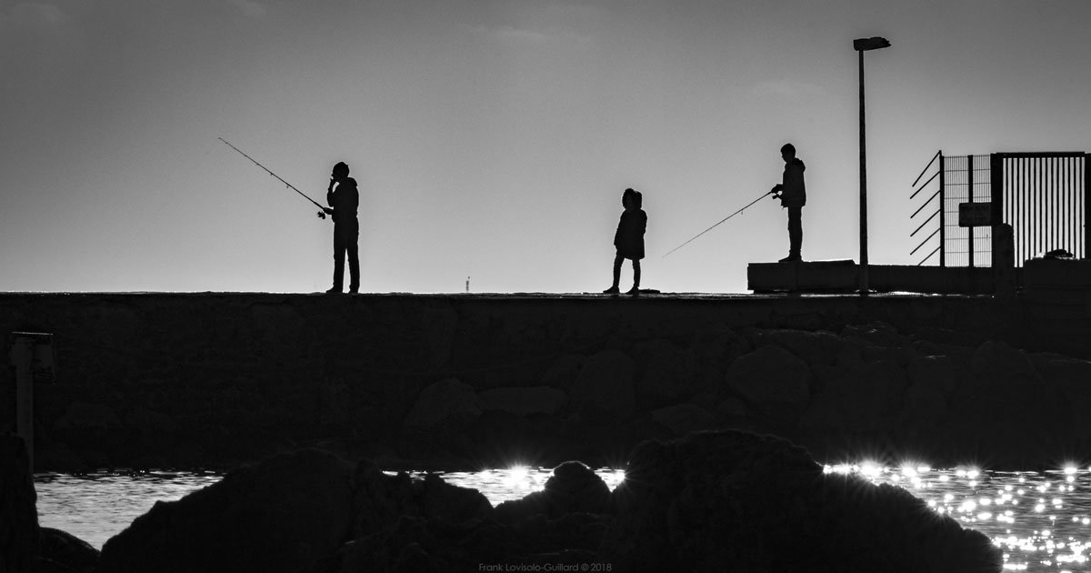 accumulation,périgrination,Photographies - Photographies - Frank César LOVISOLO - L’accumulation est une technique artistique popularisée par Arman, artiste français qui l’a beaucoup travaillée et théorisée. Tel qu’Arman la définit et la produit, l’accumulation est un rassemblement d’objets identiques dans une très grande quantité, généralement fondue dans du plexiglas.