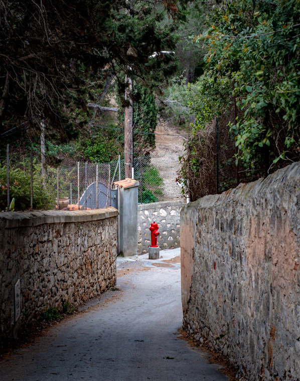 accumulation,périgrination,Photographies - Photographies - Frank César LOVISOLO - L’accumulation est une technique artistique popularisée par Arman, artiste français qui l’a beaucoup travaillée et théorisée. Tel qu’Arman la définit et la produit, l’accumulation est un rassemblement d’objets identiques dans une très grande quantité, généralement fondue dans du plexiglas.