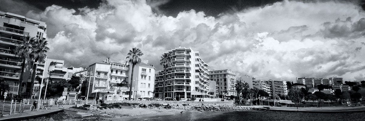 accumulation,périgrination,Photographies - Photographies - Frank César LOVISOLO - L’accumulation est une technique artistique popularisée par Arman, artiste français qui l’a beaucoup travaillée et théorisée. Tel qu’Arman la définit et la produit, l’accumulation est un rassemblement d’objets identiques dans une très grande quantité, généralement fondue dans du plexiglas.
