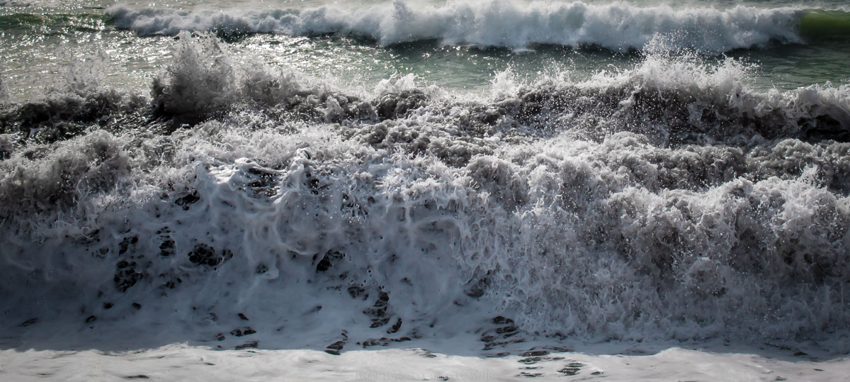 accumulation,périgrination,Photographies - Photographies - Frank César LOVISOLO - L’accumulation est une technique artistique popularisée par Arman, artiste français qui l’a beaucoup travaillée et théorisée. Tel qu’Arman la définit et la produit, l’accumulation est un rassemblement d’objets identiques dans une très grande quantité, généralement fondue dans du plexiglas.