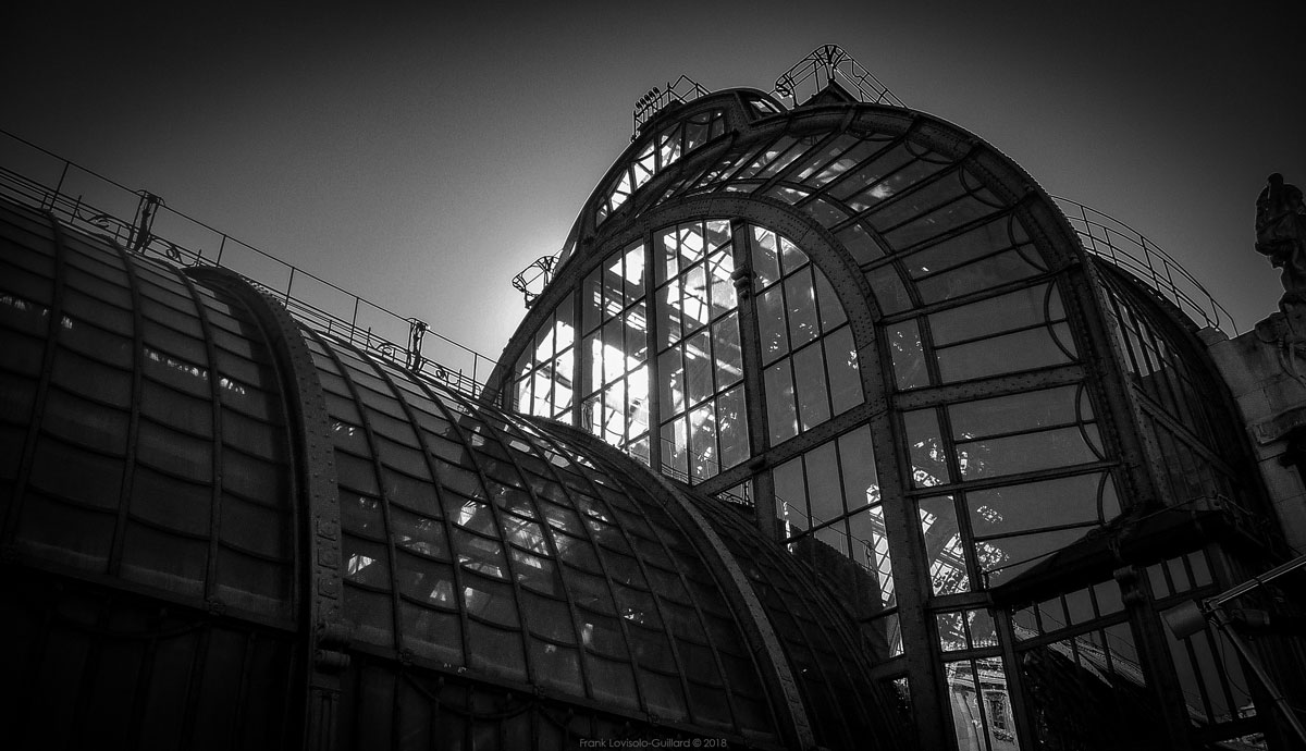 accumulation,périgrination,Photographies - Photographies - Frank César LOVISOLO - L’accumulation est une technique artistique popularisée par Arman, artiste français qui l’a beaucoup travaillée et théorisée. Tel qu’Arman la définit et la produit, l’accumulation est un rassemblement d’objets identiques dans une très grande quantité, généralement fondue dans du plexiglas.