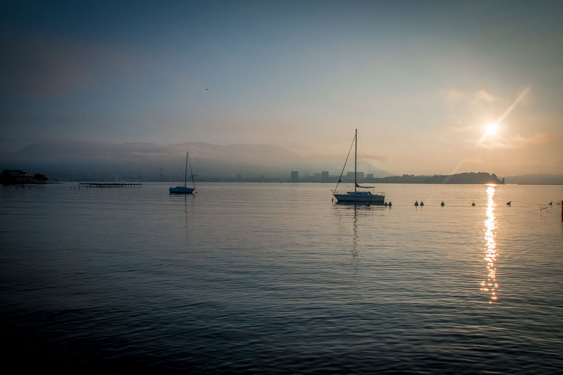 accumulation,périgrination,Photographies - Photographies - Frank César LOVISOLO - L’accumulation est une technique artistique popularisée par Arman, artiste français qui l’a beaucoup travaillée et théorisée. Tel qu’Arman la définit et la produit, l’accumulation est un rassemblement d’objets identiques dans une très grande quantité, généralement fondue dans du plexiglas.