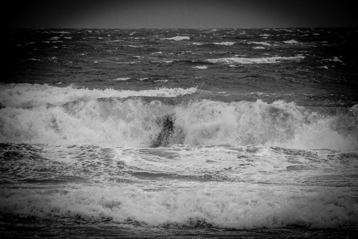 accumulation,périgrination,Photographies - Photographies - Frank César LOVISOLO - L’accumulation est une technique artistique popularisée par Arman, artiste français qui l’a beaucoup travaillée et théorisée. Tel qu’Arman la définit et la produit, l’accumulation est un rassemblement d’objets identiques dans une très grande quantité, généralement fondue dans du plexiglas.