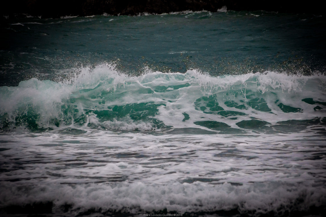 accumulation,périgrination,Photographies - Photographies - Frank César LOVISOLO - L’accumulation est une technique artistique popularisée par Arman, artiste français qui l’a beaucoup travaillée et théorisée. Tel qu’Arman la définit et la produit, l’accumulation est un rassemblement d’objets identiques dans une très grande quantité, généralement fondue dans du plexiglas.