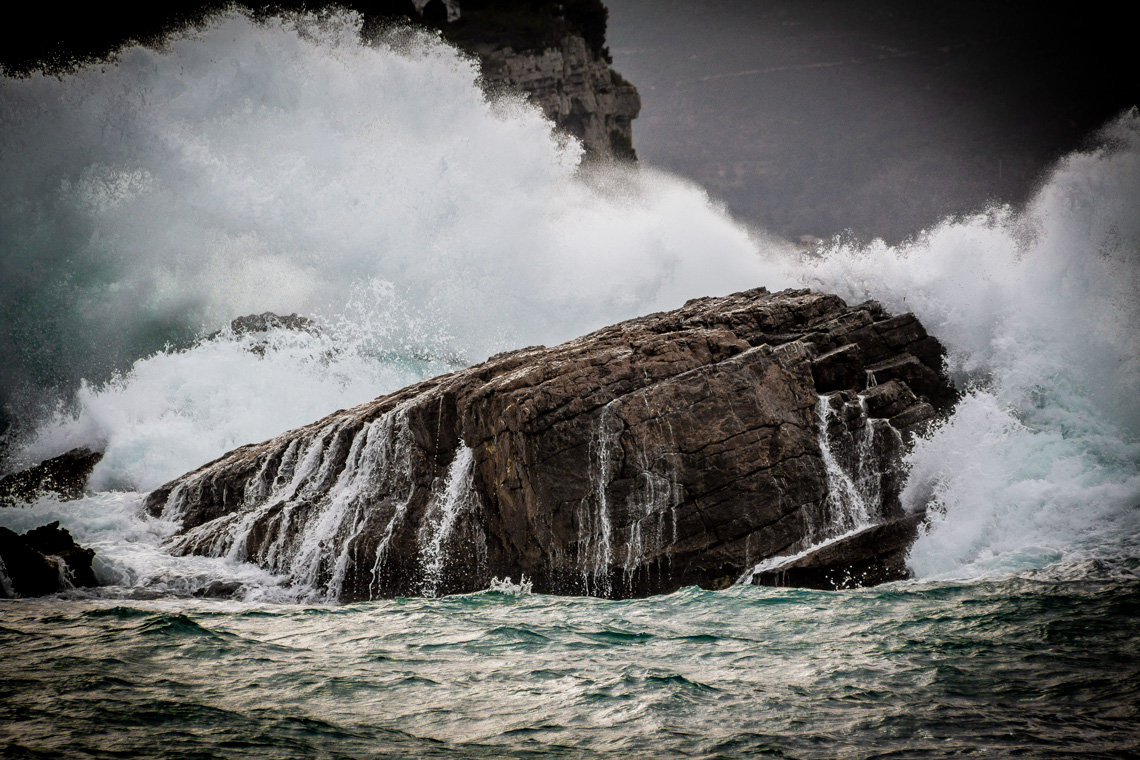 accumulation,périgrination,Photographies - Photographies - Frank César LOVISOLO - L’accumulation est une technique artistique popularisée par Arman, artiste français qui l’a beaucoup travaillée et théorisée. Tel qu’Arman la définit et la produit, l’accumulation est un rassemblement d’objets identiques dans une très grande quantité, généralement fondue dans du plexiglas.