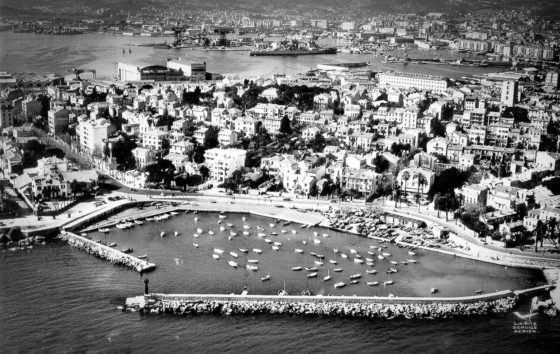 Toulon : Le Mourillon Vue aérienne vers 1960.