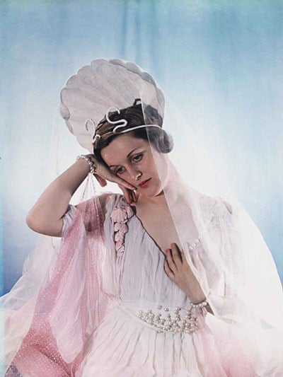 The Honorable Mrs Bryan Guinness as Venus Photograph: The Yevonde Portrait Archive
