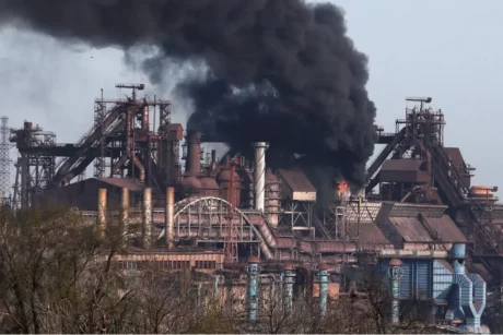 Le complexe métallurgique assiégé d'Azovstal à Marioupol. © REUTERS/Alexander Ermochenko