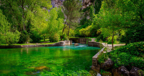 Frank César Lovisolo : Artiste pluridisciplinaire - Compositeur et Photographe à Toulon - Art Libertaire Fontaine de Vaucluse - Pétrarque à Fontaine de Vaucluse