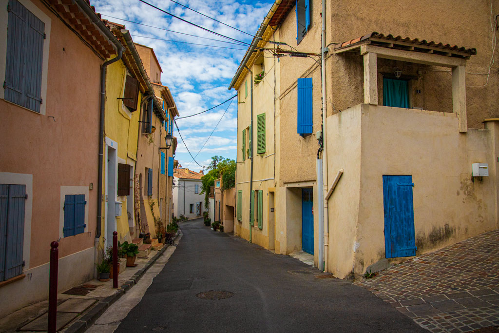 art numérique — réalité augmentée — IA art - raw - war - art numérique — réalité augmentée — IA art - raw - war