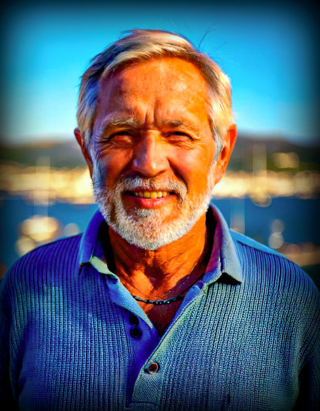 Toulon - Mémoire - Toulon - Frank César LOVISOLO - Toulon demeure une ville paradoxale. À la fois cité militaire et ville populaire, port de guerre et espace esthétique, lieu de violence historique et de contemplation solaire, elle concentre une part essentielle de l’histoire méditerranéenne française.