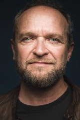 Lautréamont,Isidore Ducasse,Chants de Maldoror - Sauvage pour Lautréamont - Frank César LOVISOLO - Isidore Lucien Ducasse, connu sous le pseudonyme de Lautréamont, est une figure majeure et singulière de la littérature française du XIXᵉ siècle. Auteur d’une œuvre brève mais profondément novatrice, il est principalement reconnu pour Les Chants de Maldoror, texte radical qui annonce certaines des orientations esthétiques du symbolisme et, surtout, du surréalisme. Longtemps ignorée, son œuvre n’a été pleinement reconnue qu’au XXᵉ siècle. 