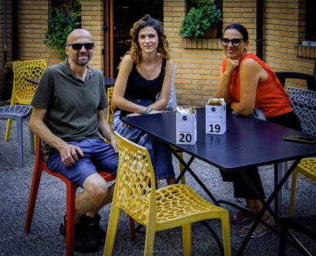 Alessandro Leiduan et sa fille Sylvia lors d'un aperitivo à Fontanile