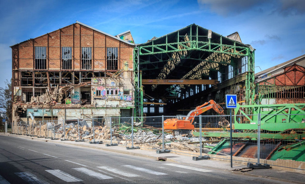 Urbex,Archéologie du présent,romantisme des vestiges - Urbex - Frank César LOVISOLO - La démarche Urbex prend ici une dimension supplémentaire, non plus la friche industrielle dans la périphérie urbaine, mais l’abandon militaire en territoire sauvage, vestige d’une géostratégie révolue, d’une époque où les cols alpins étaient des enjeux de frontière.